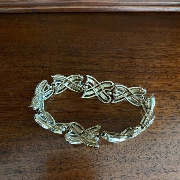 Mid-Century X Link Gold Tone Vintage Braided Bracelet 7in - Picture 4 of 14